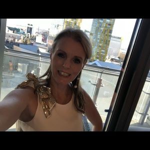 Meet your Posher, Christina